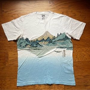 Uniqlo Museum of Fine Arts Boston Tee T Shirt Size Medium Art Japanese Mountain